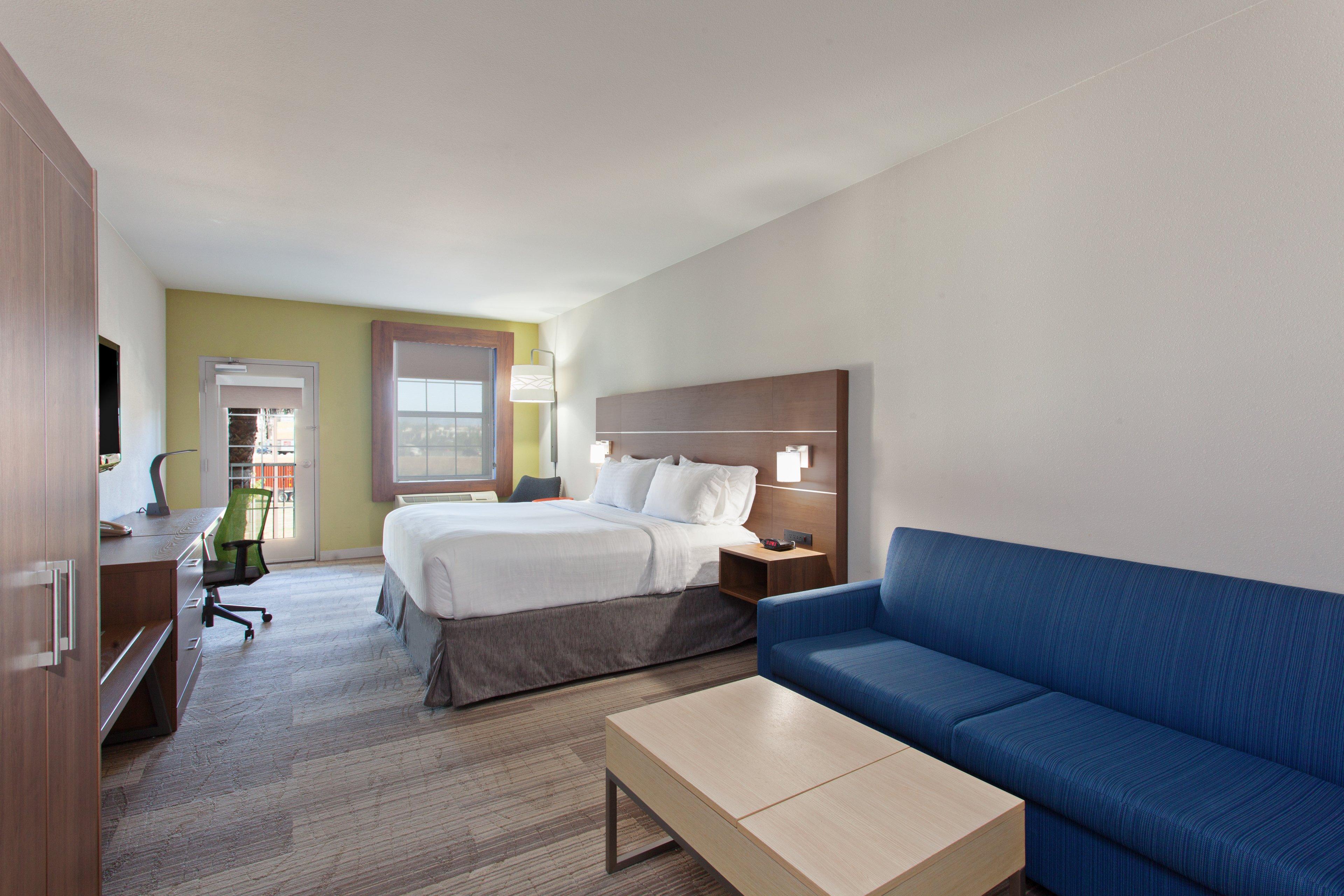 Holiday Inn Express & Suites Corona, An Ihg Hotel Dış mekan fotoğraf