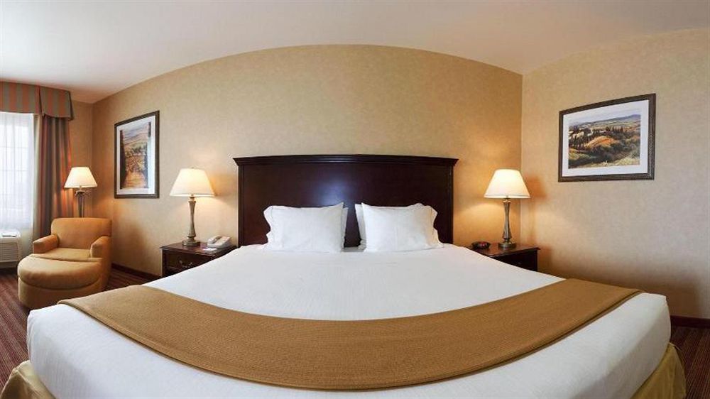 Holiday Inn Express & Suites Corona, An Ihg Hotel Dış mekan fotoğraf